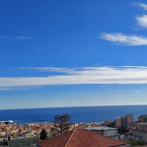 https://la-casa-di-ermes-ampio-luminoso-appartamento-a-due.hotelitalianriviera.com